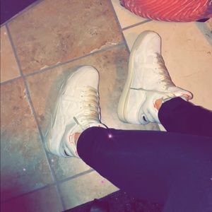 Creme high top FILAS
